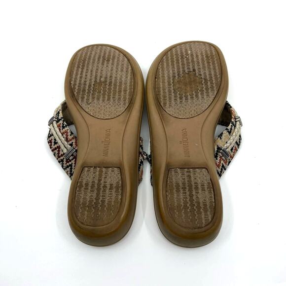 MINNETONKA Silverthorne Needlepoint Thong Sandals Women's 8 US - Picture 8 of 9